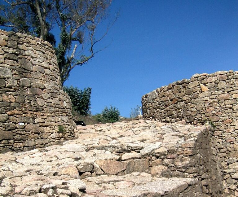 Roteiro | O castro de Elviña e o castelo de Santo Antón con Felipe Senén, o 7 de setembro